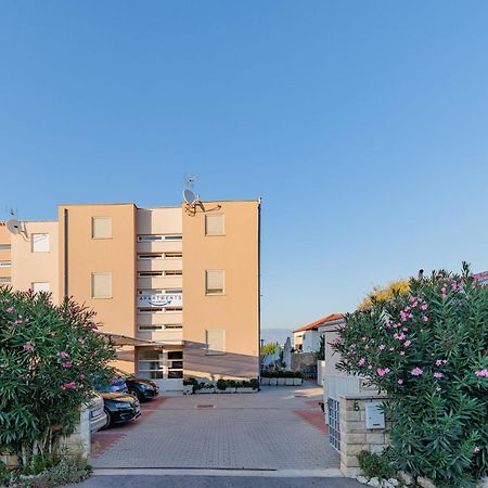 Apartment Mlasina-5 By Interhome Nin Exteriér fotografie